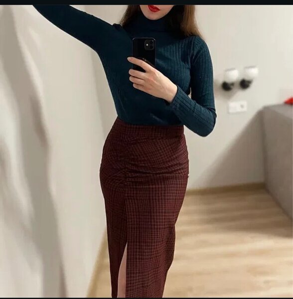 Zara skirt available.