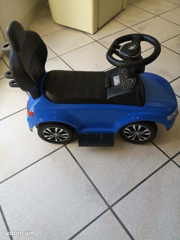 Voiture pousseur toute couleur