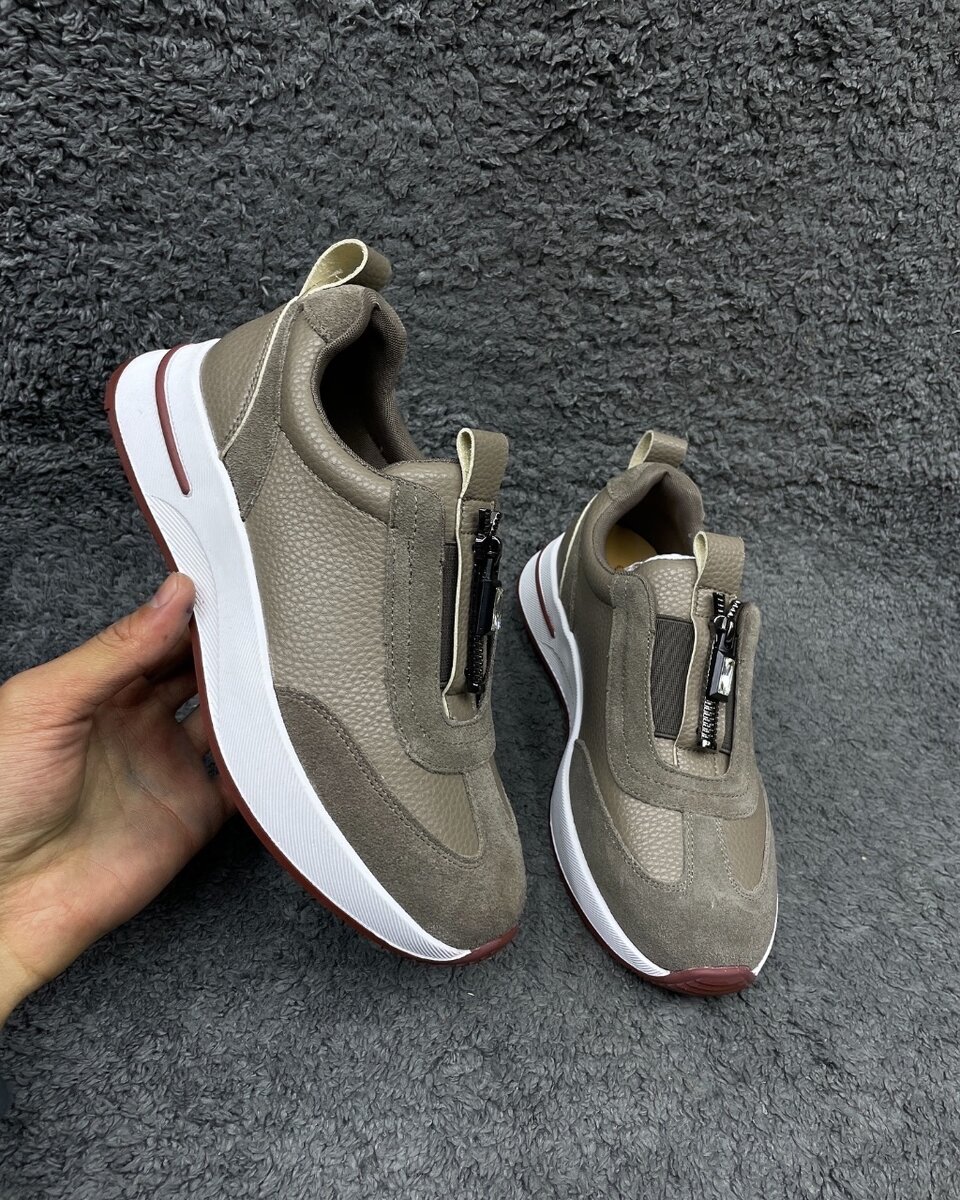 LORO PIANA SUMMER WALK