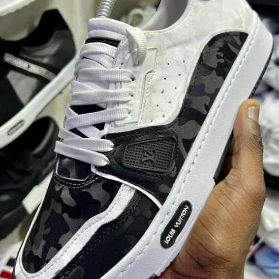 Chaussures homme provenant de Turquie