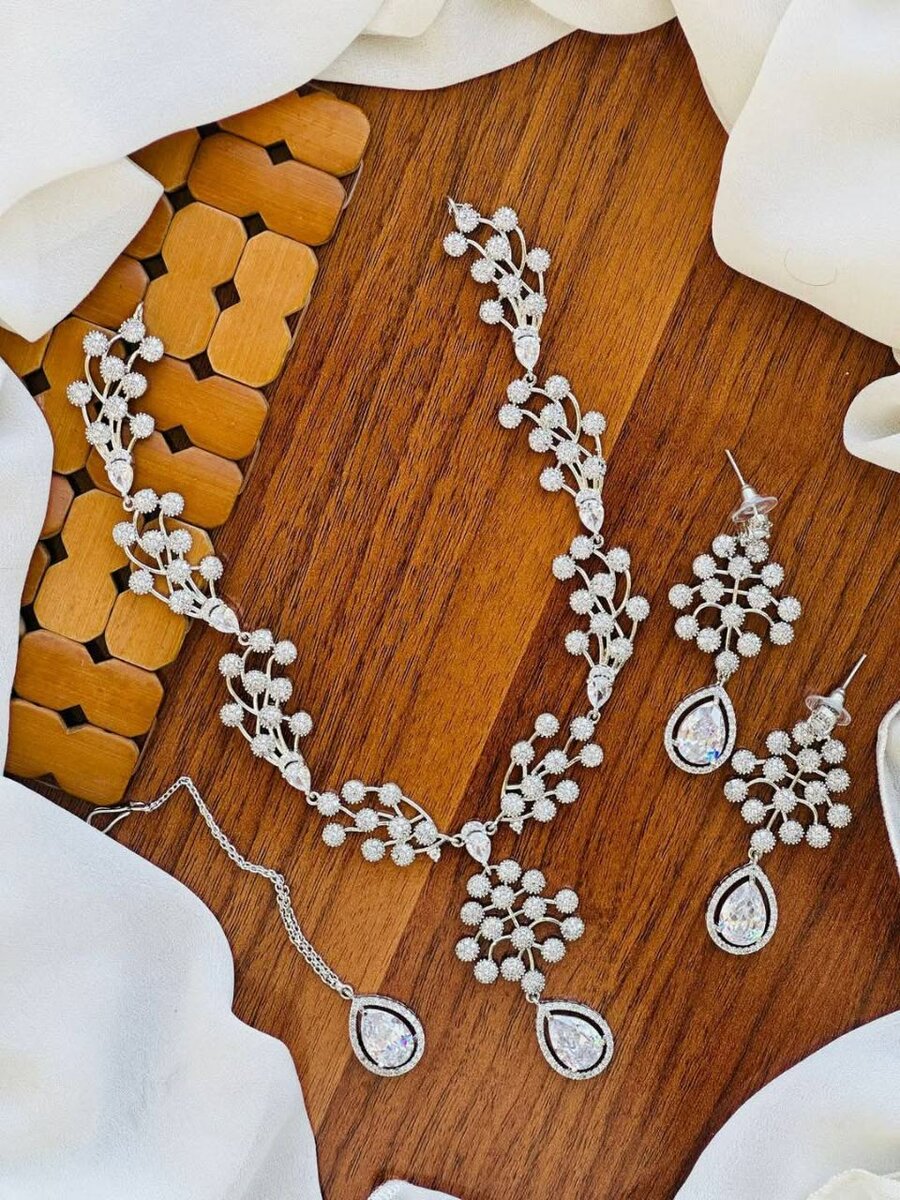 Ladies wedding set Necklace earrings