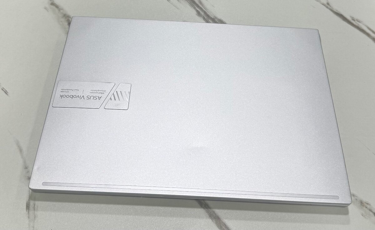 ASUS VivoBook Puissant Gris