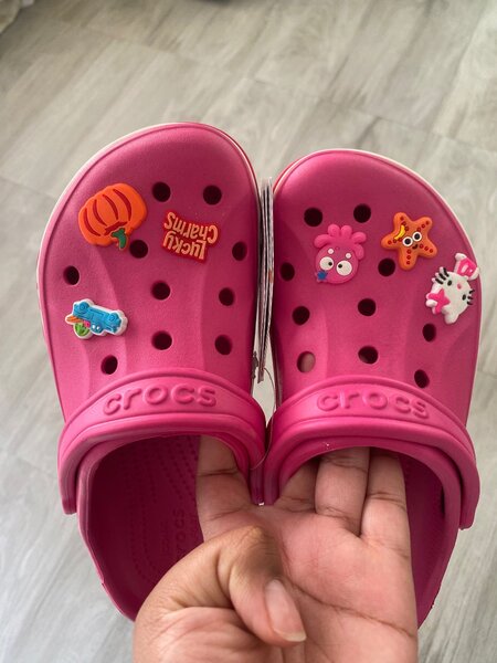 Pink Bayaband crocs