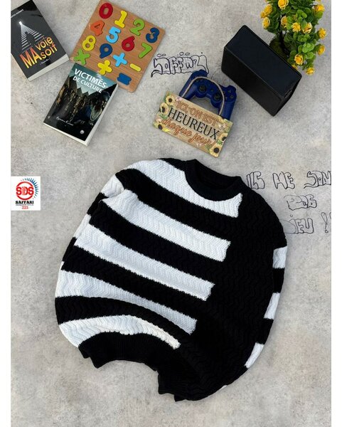 Pull rayé noir et blanc