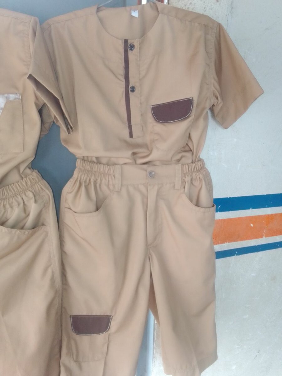 Ensemble kaki pour primaire