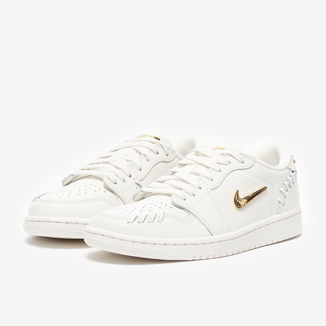 Baskets Air en cuir doré