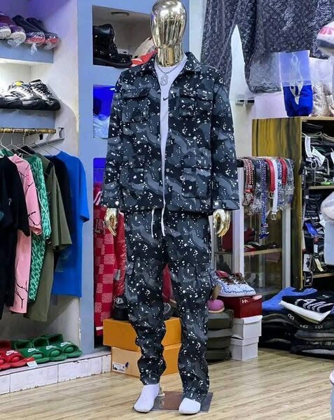 Veste et pantalon camouflage homme