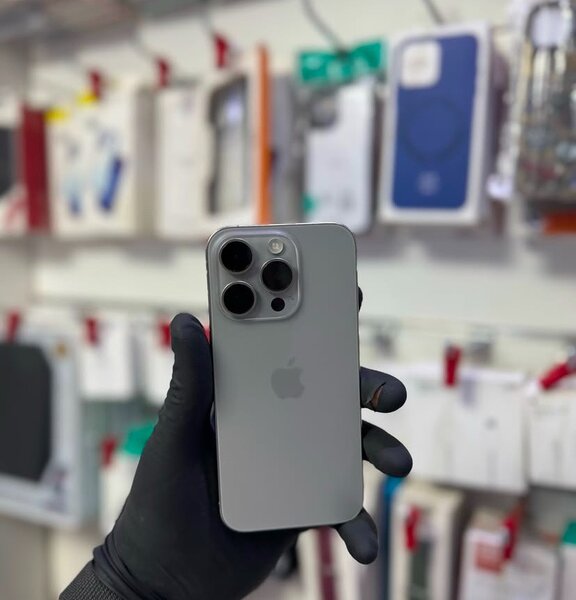 iPhone 15 Pro 128GB eSIM Unlocked  Battery 90%