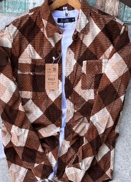 Chemise à carreaux stylée