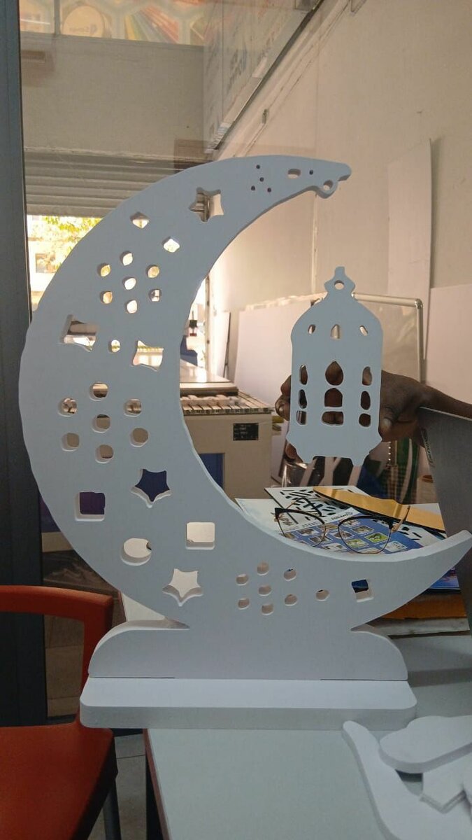 Lampe décorative en forme de lune