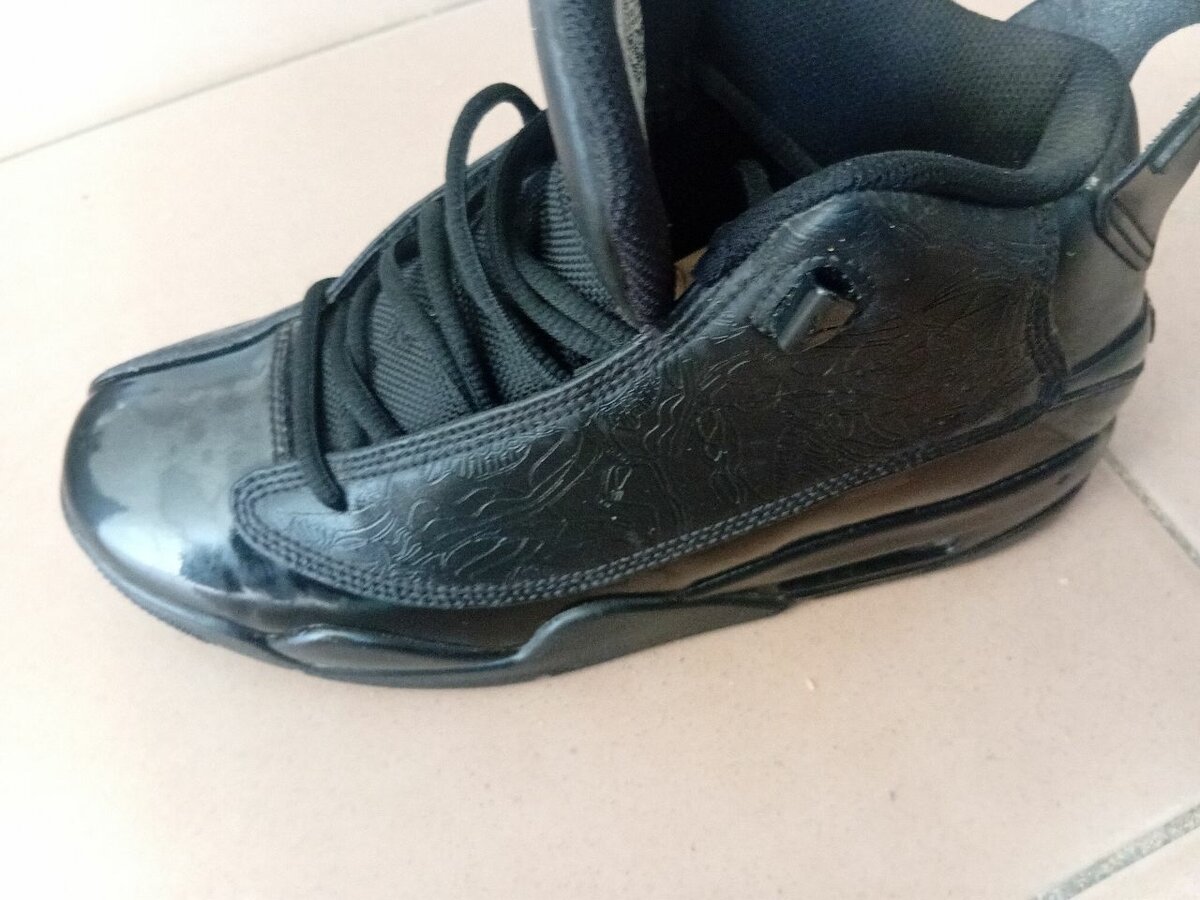 Jordan DUB ZERO triple black