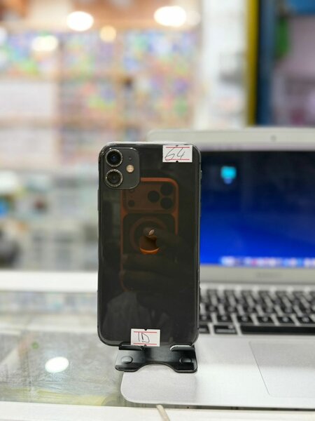 iPhone 11 64Go 2nd main