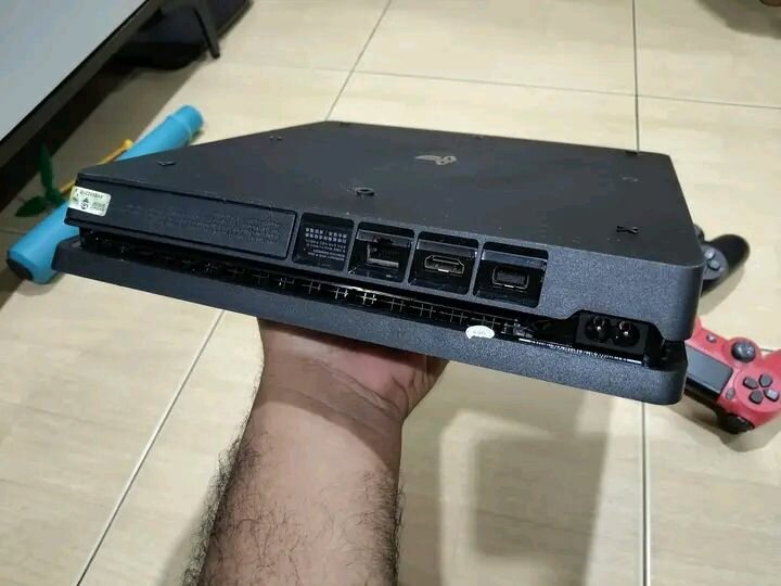 Console PS4 Slim avec Manettes