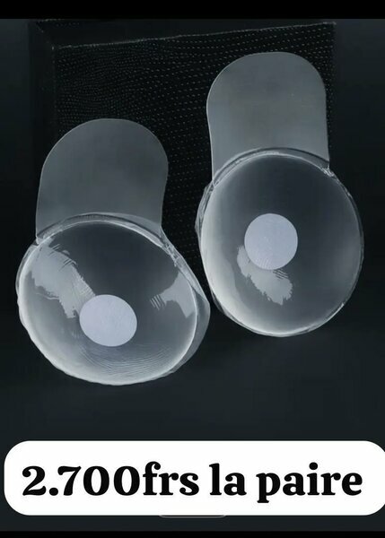 Soutien-gorge adhésif silicone transparent