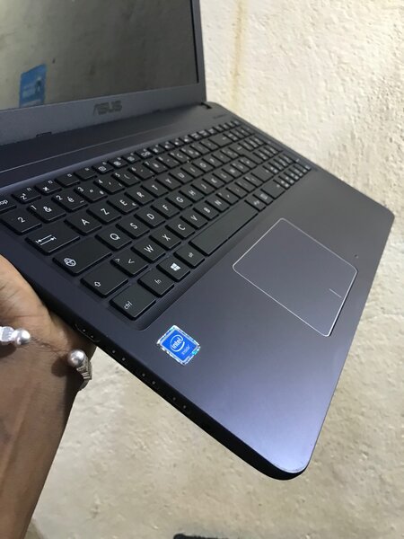 ASUS Laptop Performant et Élégant