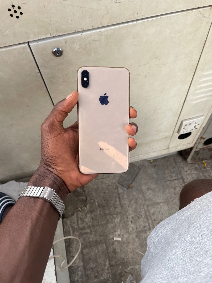 iPhone  xs max second main