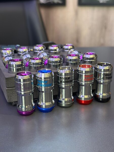 Гайки  под внутренний ключ