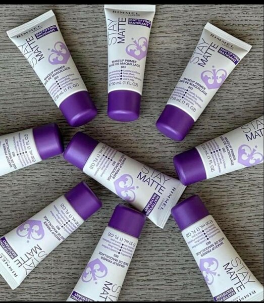 Base Matifiante Rimmel Stay Matte