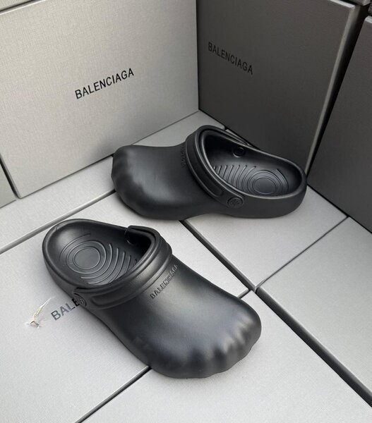 Sabots Noirs Balenciaga