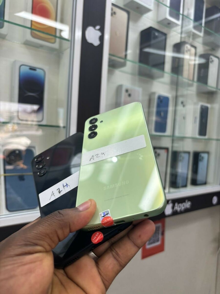 Samsung A24 128go et 4 Go  Quasi Neuf