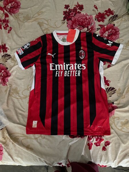 Maillots de football authentiques