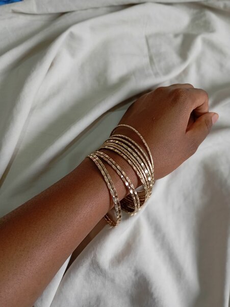 Bracelets dorés élégants