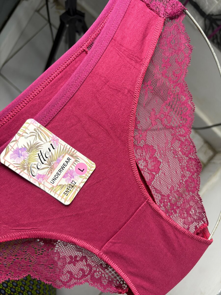 Culotte en dentelle pour femmes