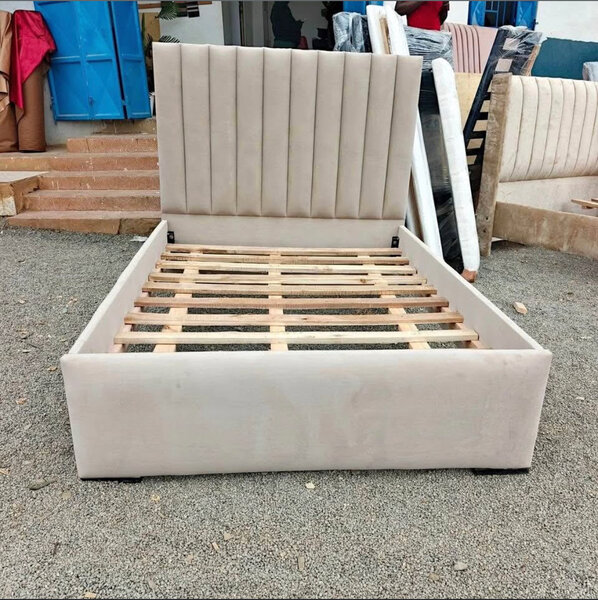 Lit rembourré moderne