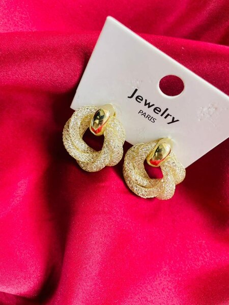 Gold quality earring