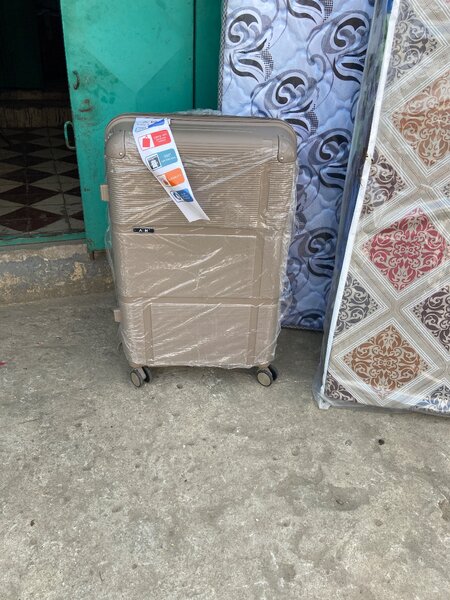 Valise en gomme non cassable