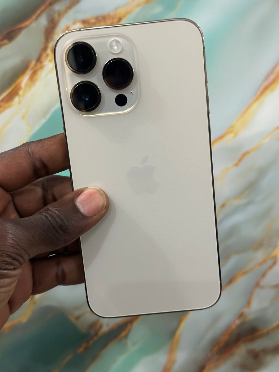 iPhone 14 Pro Max doré