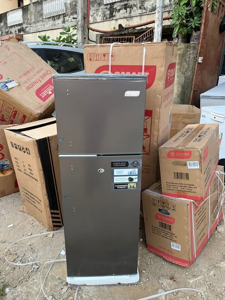 Réfrigérateur compact à double porte