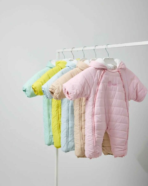 Комбинезон + пинетки + рукавички , ткань плащёвка , внутренн