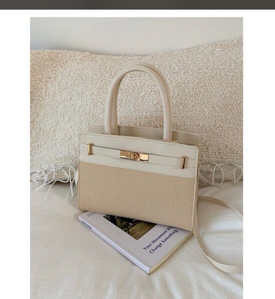 Sac à main élégant beige