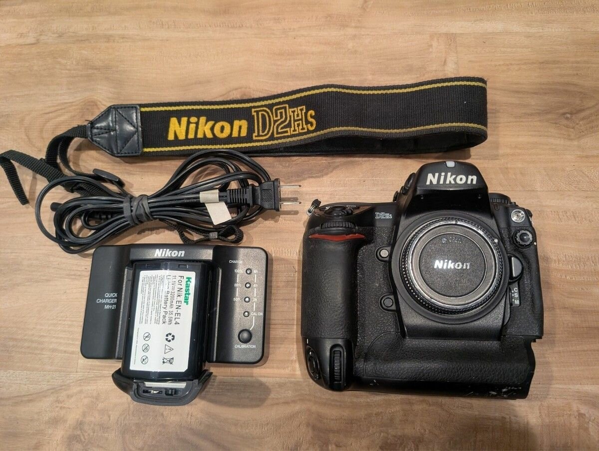 Nikon D2Hs