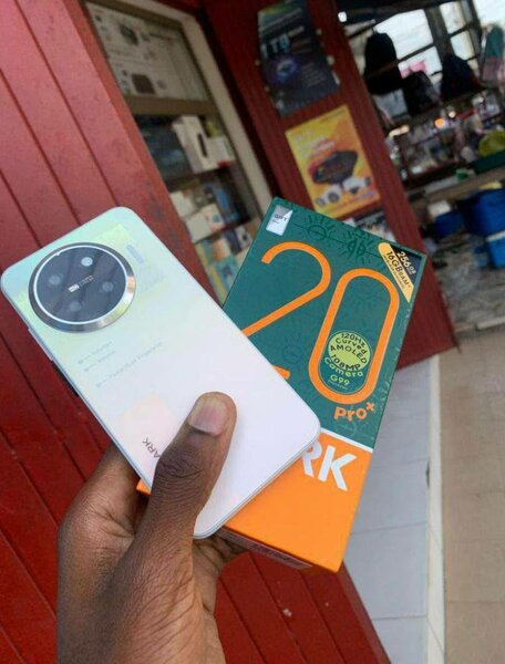 Smartphone TECNO SPARK 20