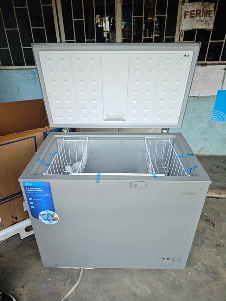 Congélateur Midea 249 litre prix :