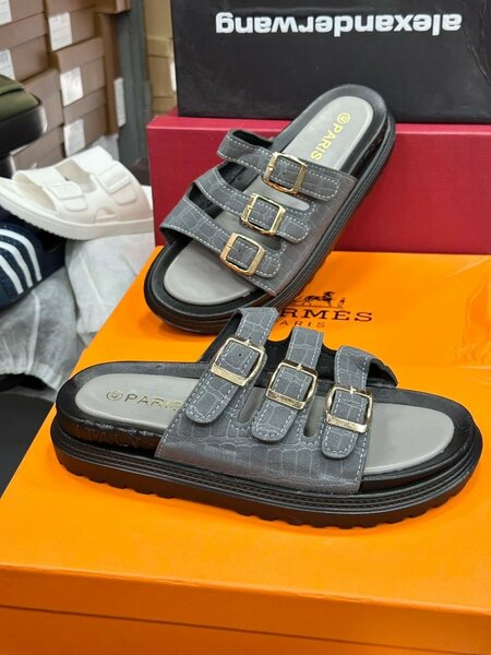 Sandales