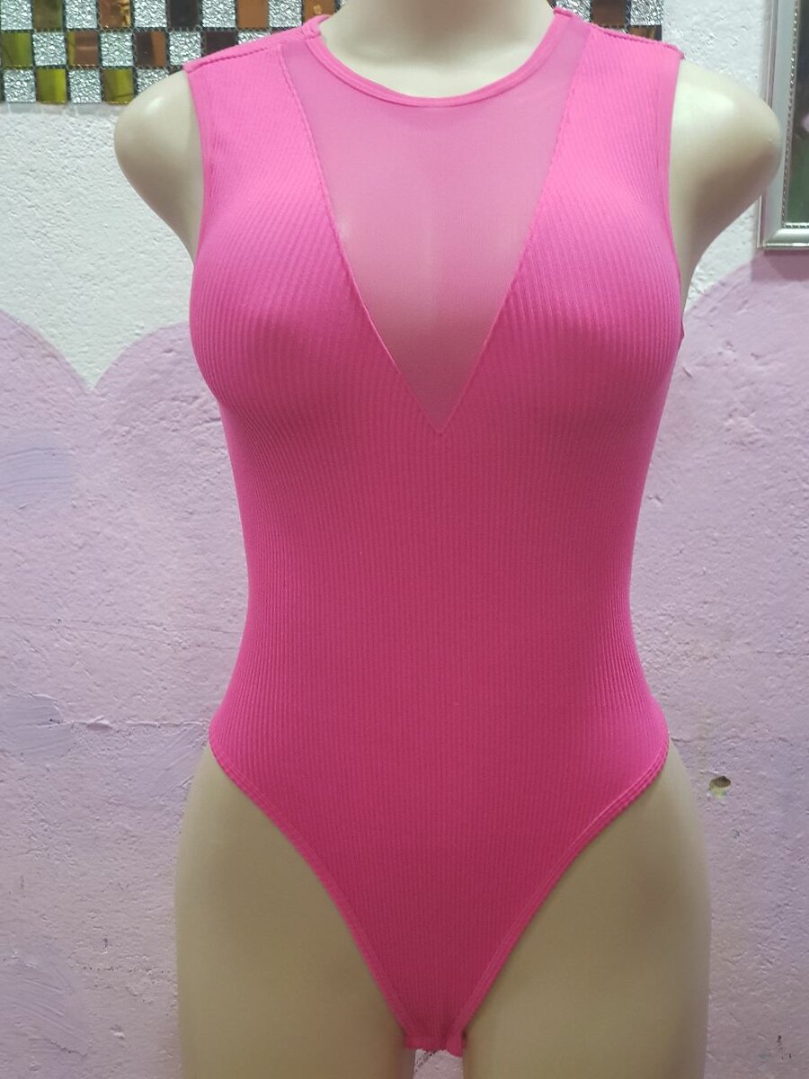 Body féminin côtelé élégant