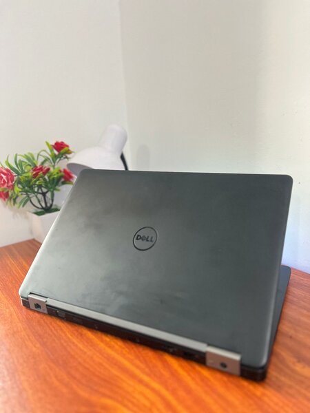 DELL LATITUDE 5570 CORE I5 256GB SSD 8GB RAM