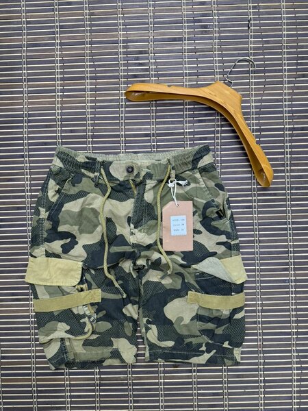 Shorts cargo camouflage hommes