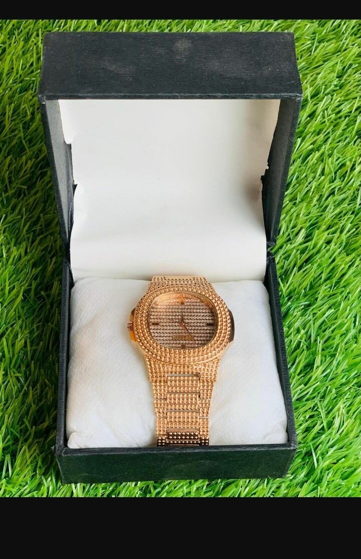 Men's women's analouge watch