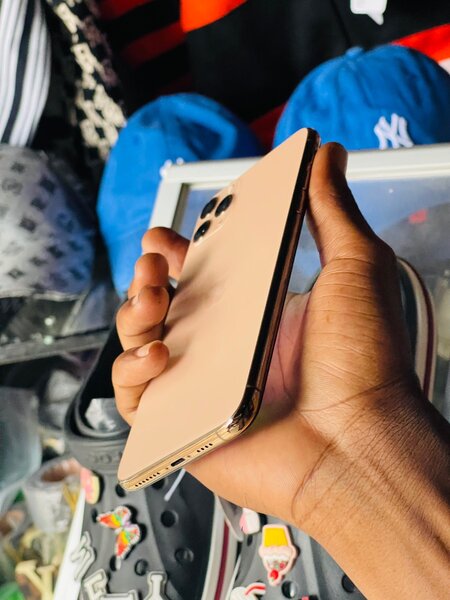 iPhone 11 Pro Max fully 64 gb True Tone