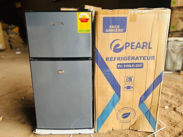 Mini réfrigérateur compact Sharp