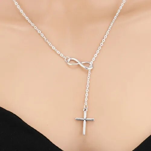 Collier en argent croix