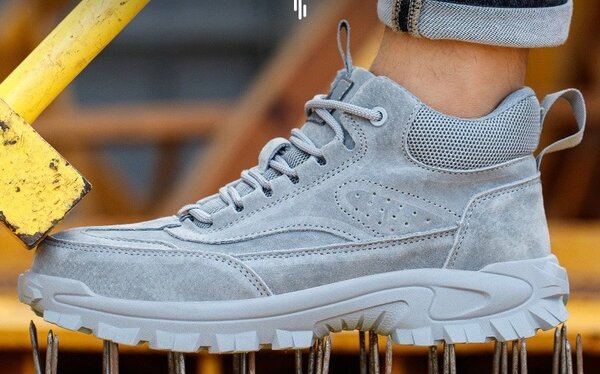 PROTECTIVE STEEL SHOE