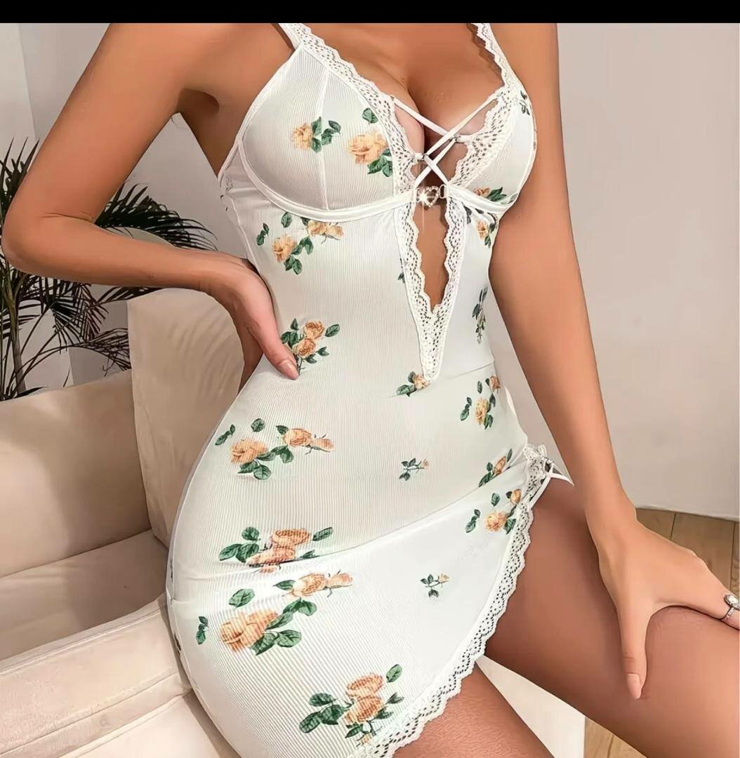 Nuisette en Dentelle Florale