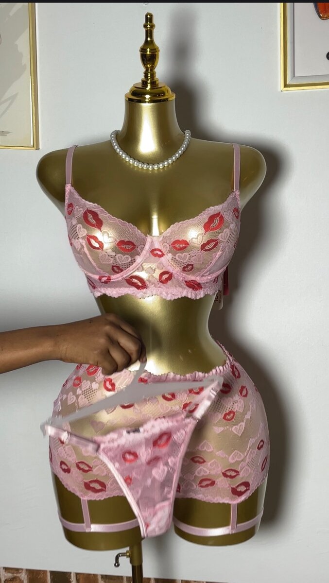 Ensemble lingerie sexy kiss