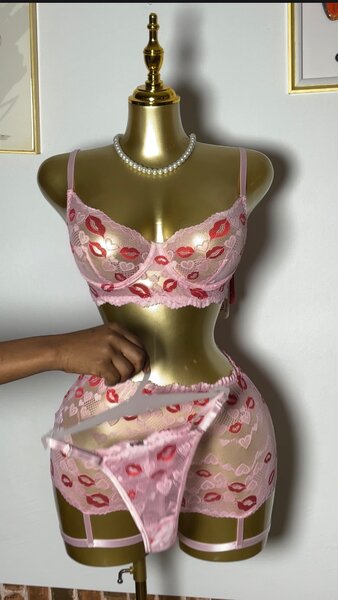 Ensemble lingerie sexy kiss