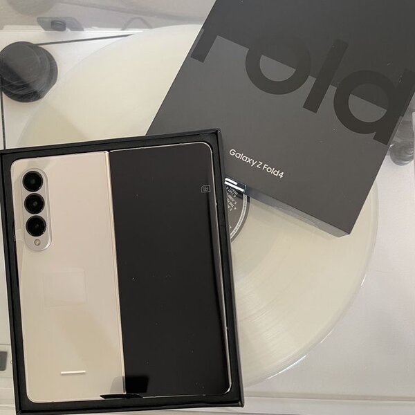 Samsung Galaxy Z Fold4